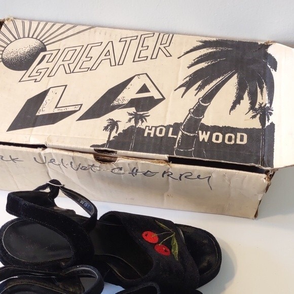 Black velvet platform open toe heels w/cherry applique 7.5 Evening Holidays - Picture 6 of 6